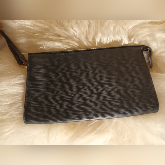 Louis Vuitton Handbags - LOUIS VUITTON Epi Leather Pochette Accessoires Black